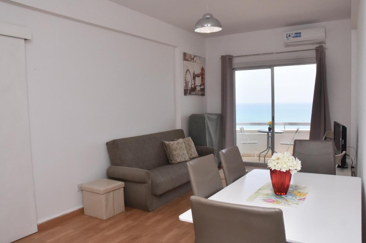 Kolonaki Seaview Apartments Larnaca Exterior photo